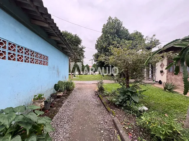 Casa com 1080m² 3 quartos e 2 banheiros, à venda, no bairro Espinheiros em Itajaí