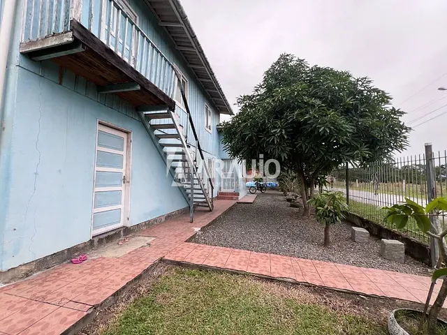 Casa com 1080m² 3 quartos e 2 banheiros, à venda, no bairro Espinheiros em Itajaí