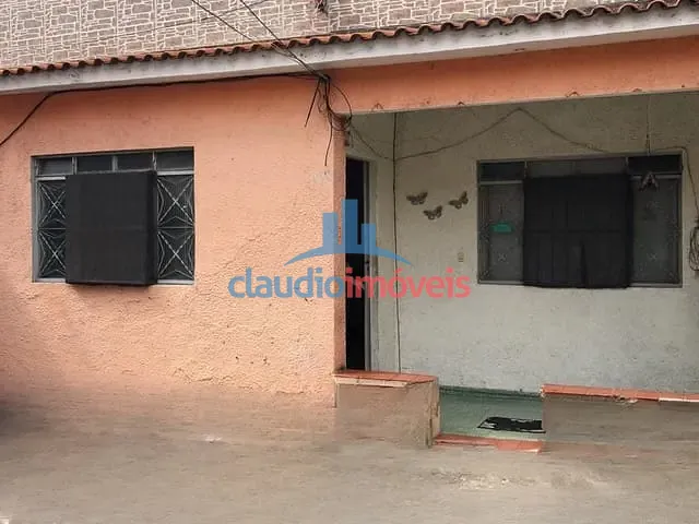 Casa 3 quartos e 1 banheiro, à venda, no bairro Ano Bom em Barra Mansa