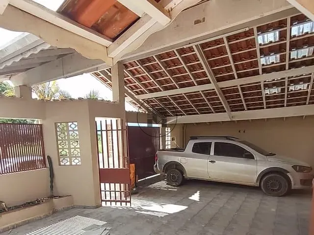 Casa com 300m² 3 quartos e 1 banheiro, à venda, no bairro Residencial Village Santana em Guaratinguetá