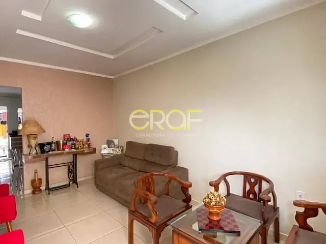 Casa com 300m² 4 quartos e 3 banheiros, à venda, no bairro Setor Bela Vista em Formosa