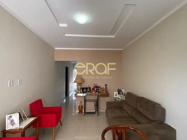 Casa com 300m² 4 quartos e 3 banheiros, à venda, no bairro Setor Bela Vista em Formosa