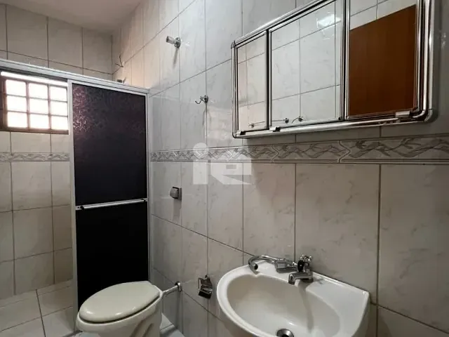 Casa com 174m² 3 quartos e 2 banheiros, à venda, no bairro Jardim Imperial em Rolândia