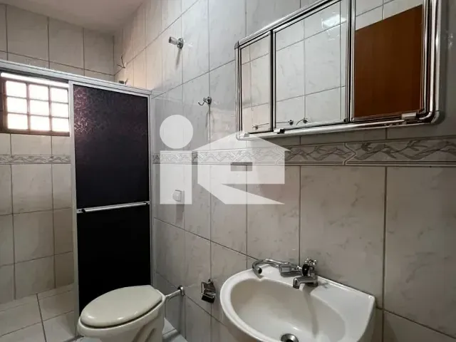 Casa com 174m² 3 quartos e 2 banheiros, à venda, no bairro Jardim Imperial em Rolândia