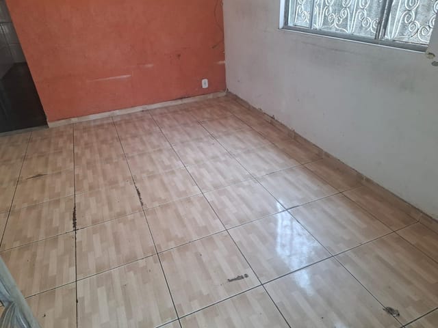 Casa com 447m² 3 quartos e 1 banheiro, à venda, no bairro Realengo em Rio de Janeiro