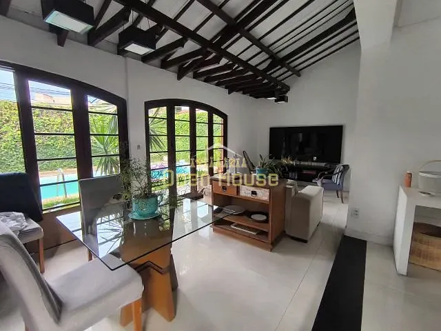 Casa com 360m² 3 quartos e 2 banheiros, à venda, no bairro Vila Mury em Volta Redonda
