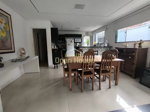Casa com 360m² 3 quartos e 2 banheiros, à venda, no bairro Vila Mury em Volta Redonda