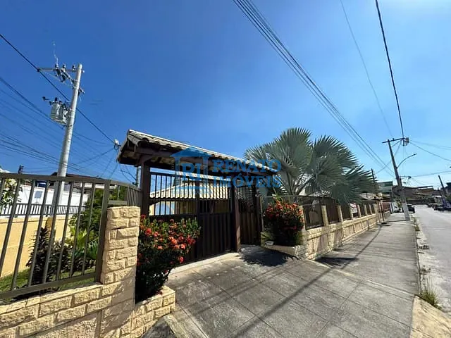 Casa com 390m² 3 quartos e 1 banheiro, à venda ou para alugar, no bairro Centro em Maricá