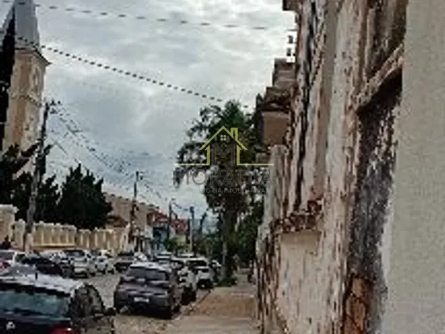 Casa com 203m² 2 quartos e 2 banheiros, à venda, no bairro Centro em Guaxupé