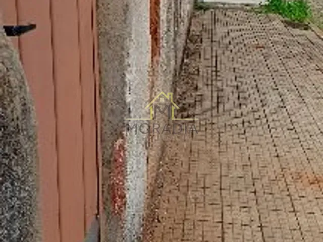 Casa com 203m² 2 quartos e 2 banheiros, à venda, no bairro Centro em Guaxupé