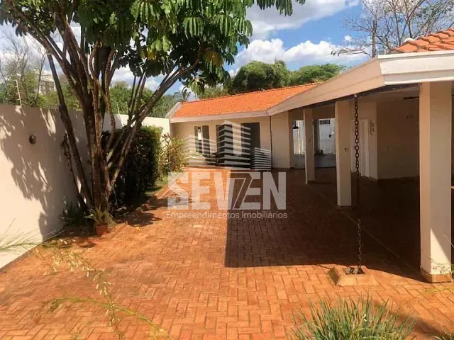 Casa com 1048m² 4 quartos e 5 banheiros, à venda, no bairro Vila Aviaçao em Bauru