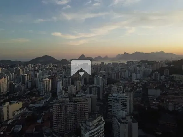 Casa com 1200m² 4 quartos e 4 banheiros, à venda, no bairro Santa Rosa em Niterói