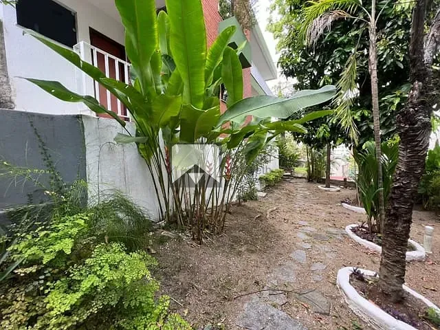 Casa com 1200m² 4 quartos e 4 banheiros, à venda, no bairro Santa Rosa em Niterói