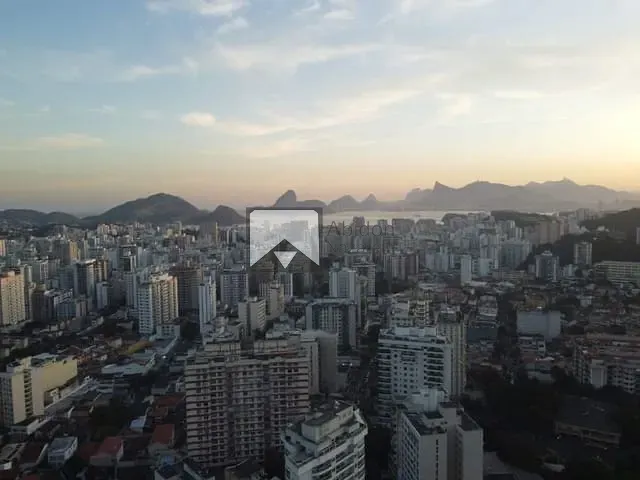 Casa com 1200m² 4 quartos e 4 banheiros, à venda, no bairro Santa Rosa em Niterói