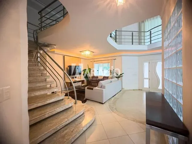 Casa com 325m² 3 quartos e 2 banheiros, à venda, no bairro Ressacada em Itajaí