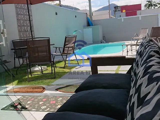 Casa com 300m² 3 quartos e 3 banheiros, à venda, no bairro Massaguaçu em Caraguatatuba