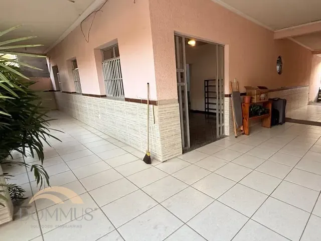 Casa com 450m² 3 quartos e 2 banheiros, para alugar, no bairro Caravelas em Ipatinga