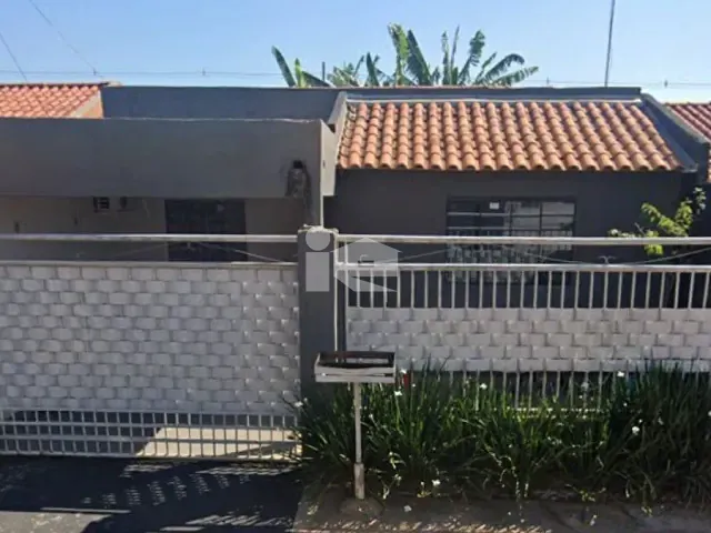 Casa com 135m², à venda, no bairro Conjunto Habitacional José Perazolo em Rolândia