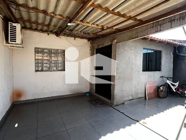 Casa com 135m², à venda, no bairro Conjunto Habitacional José Perazolo em Rolândia