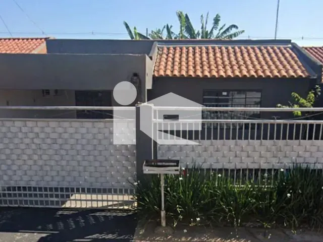 Casa com 135m², à venda, no bairro Conjunto Habitacional José Perazolo em Rolândia