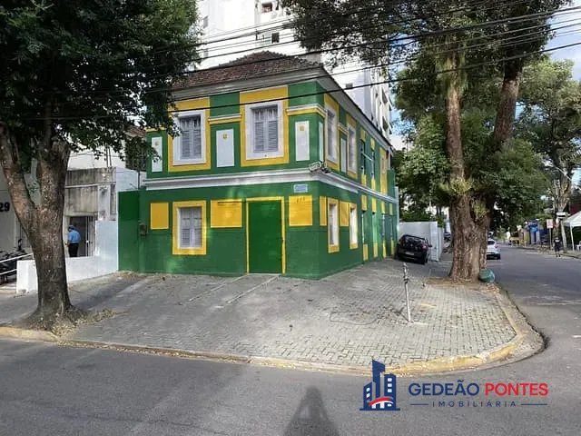 Casa com 440m², à venda ou para alugar, no bairro Graças em Recife