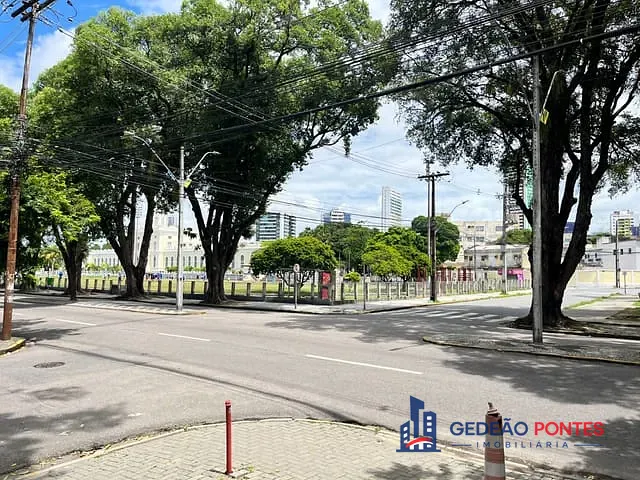Casa com 440m², à venda ou para alugar, no bairro Graças em Recife
