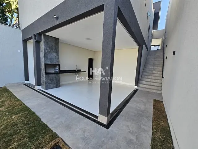 Casa com 295m² 3 quartos e 3 banheiros, à venda, no bairro Jardim Helvécia em Aparecida de Goiânia