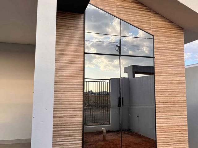 Casa com 300m² 3 quartos e 2 banheiros, à venda, no bairro Jardim Itália III em Sinop