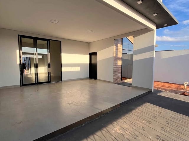 Casa com 300m² 3 quartos e 2 banheiros, à venda, no bairro Jardim Itália III em Sinop