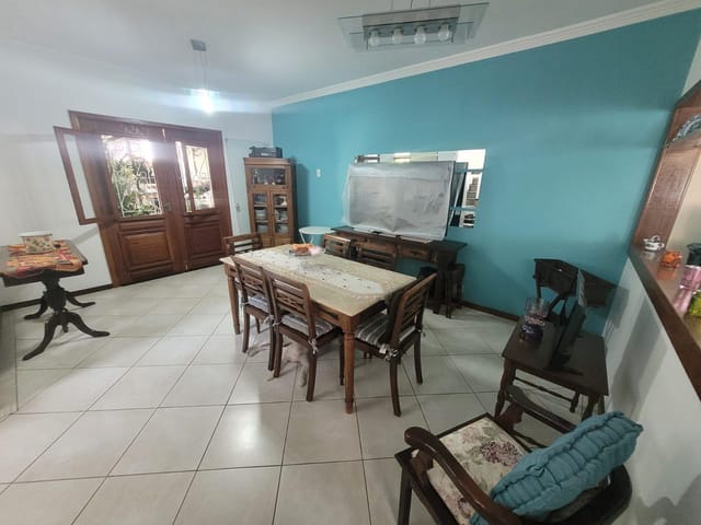 Casa com 280m² 3 quartos e 3 banheiros, à venda, no bairro Vila Valqueire em Rio de Janeiro