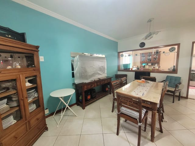 Casa com 280m² 3 quartos e 3 banheiros, à venda, no bairro Vila Valqueire em Rio de Janeiro