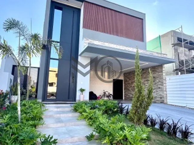 Casa com 300m² 4 quartos e 5 banheiros, à venda, no bairro Jardim Itália em Cuiabá
