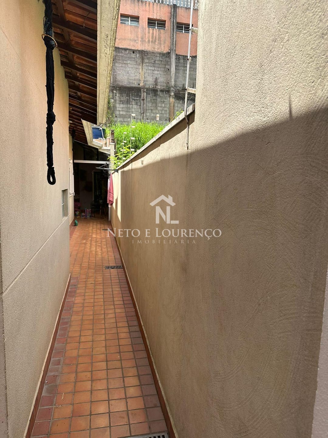 Casa à venda com 2 quartos, 100m² - Foto 2