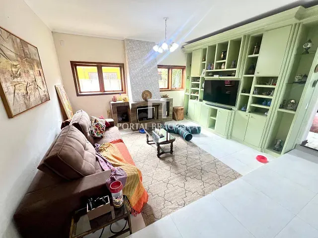 Casa com 800m² 5 quartos e 6 banheiros, à venda, no bairro Lagos de Santa Helena em Bragança Paulista