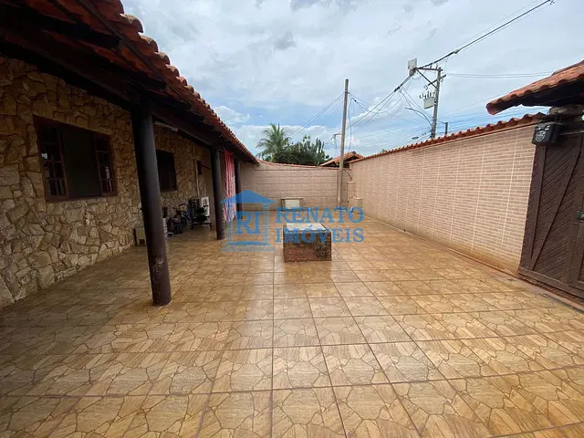 Casa 4 quartos e 3 banheiros, à venda, no bairro Centro em Maricá