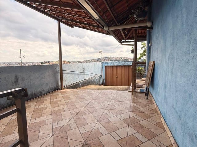 Casa 3 quartos e 1 banheiro, à venda, no bairro Paulo VI em Belo Horizonte