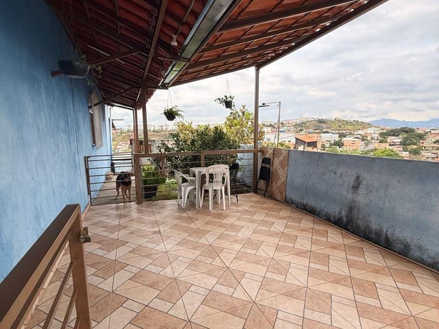 Casa 3 quartos e 1 banheiro, à venda, no bairro Paulo VI em Belo Horizonte