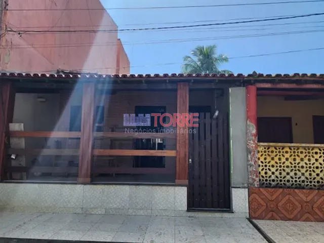 Casa 4 quartos e 2 banheiros, à venda, no bairro Olivença em Ilhéus
