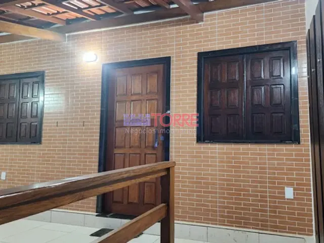 Casa 4 quartos e 2 banheiros, à venda, no bairro Olivença em Ilhéus