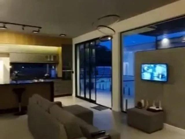 Casa com 300m² 3 quartos e 3 banheiros, à venda, no bairro Belvedere Club dos 500 em Guaratinguetá