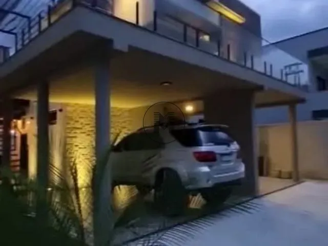 Casa com 300m² 3 quartos e 3 banheiros, à venda, no bairro Belvedere Club dos 500 em Guaratinguetá