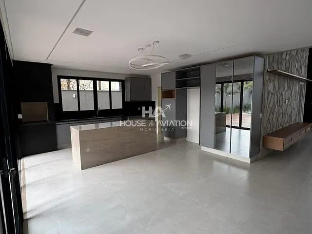 Casa com 525m² 3 quartos e 4 banheiros, à venda, no bairro Condomínio do Lago 1ª Etapa em Goiânia