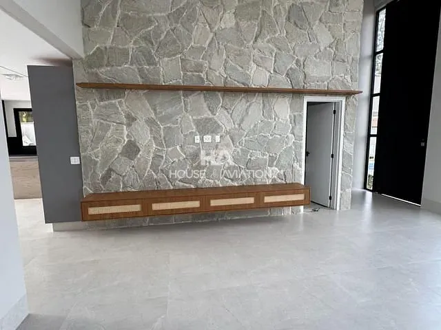 Casa com 525m² 3 quartos e 4 banheiros, à venda, no bairro Condomínio do Lago 1ª Etapa em Goiânia