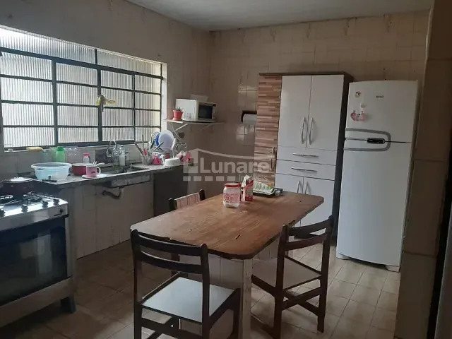 Casa com 558m² 3 quartos e 2 banheiros, à venda, no bairro Vila Santana em Mogi das Cruzes
