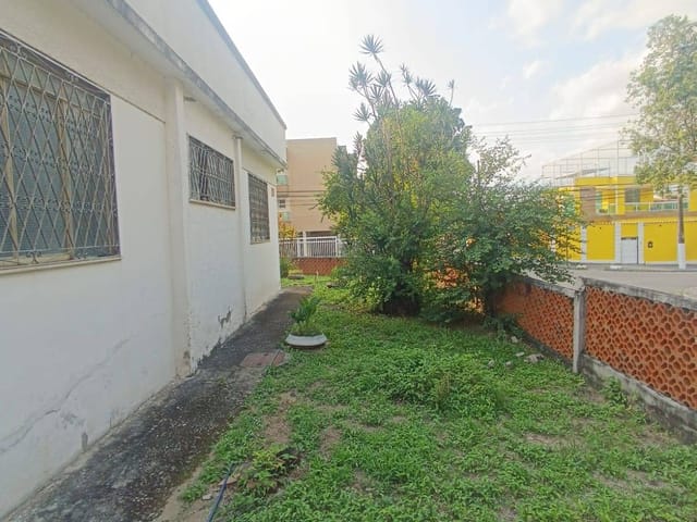 Casa com 528m² 3 quartos e 1 banheiro, à venda, no bairro Vila Valqueire em Rio de Janeiro
