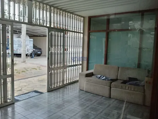 Casa com 900m² 3 quartos e 2 banheiros, à venda, no bairro Jardim Esplanada em São José dos Campos