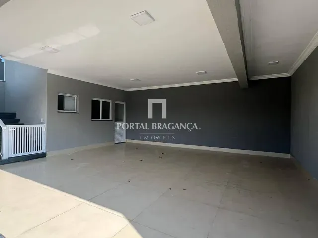 Casa com 450m² 5 quartos e 7 banheiros, à venda ou para alugar, no bairro Condomínio Vale das Águas em Bragança Paulista
