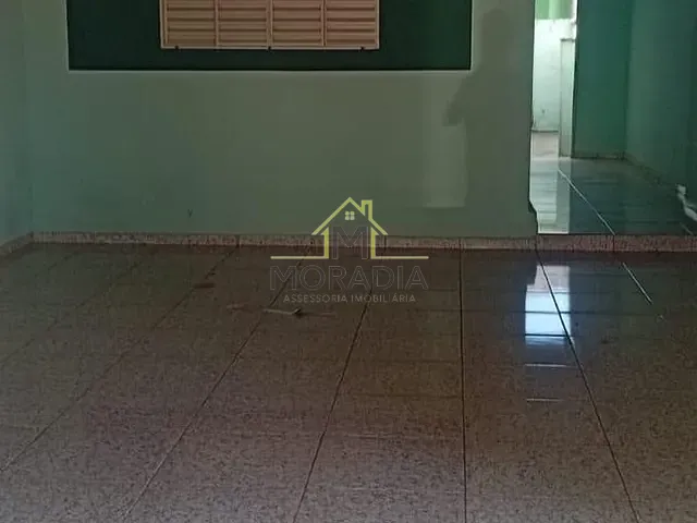 Casa 2 quartos e 1 banheiro, para alugar, no bairro Centro em Guaxupé