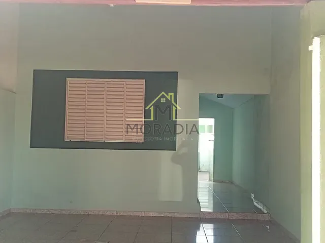 Casa 2 quartos e 1 banheiro, para alugar, no bairro Centro em Guaxupé