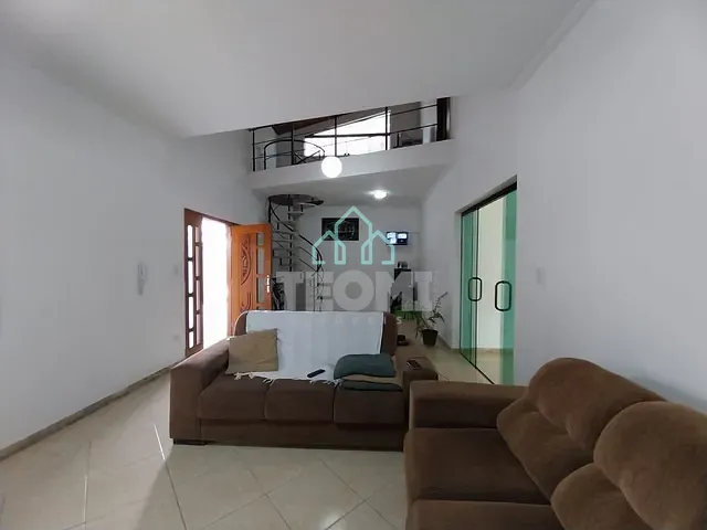 Casa com 300m² 3 quartos e 2 banheiros, à venda, no bairro Residencial Portal da Mantiqueira em Taubaté